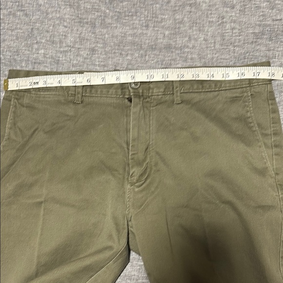 J. Crew Men's Stretch Slim Chinos - Picture 4 of 6